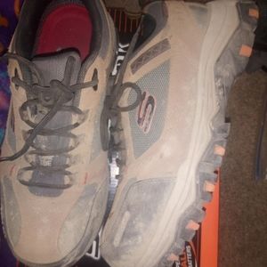 Sketchers work boots size 10 mostly tan